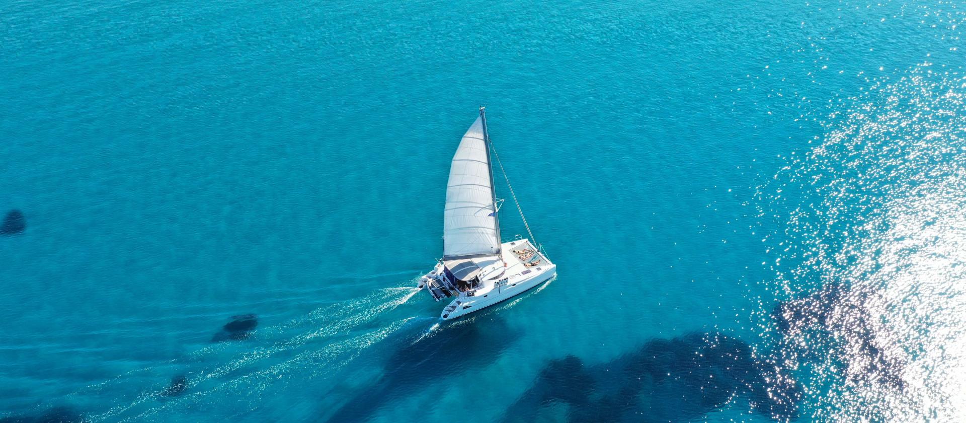 Découvrez <strong>nos plus belles croisières</strong> en catamaran pour une expérience unique, conviviale et riche en émotions